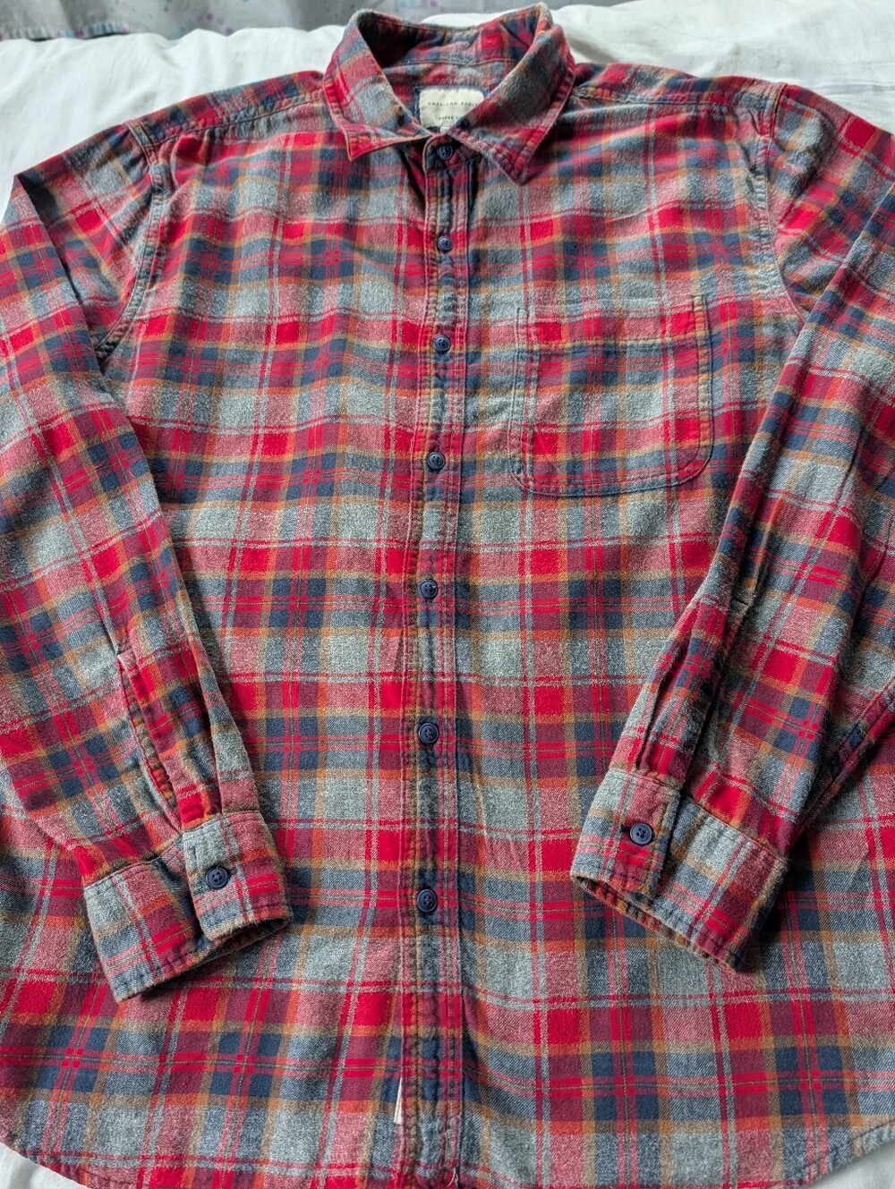 American Eagle Men's Super Soft Button Up Flannel Shirt. Size Large.